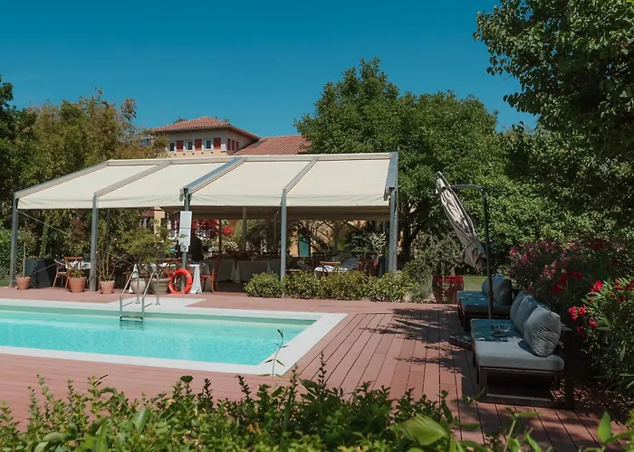 La Residenza فندق تيميشورا